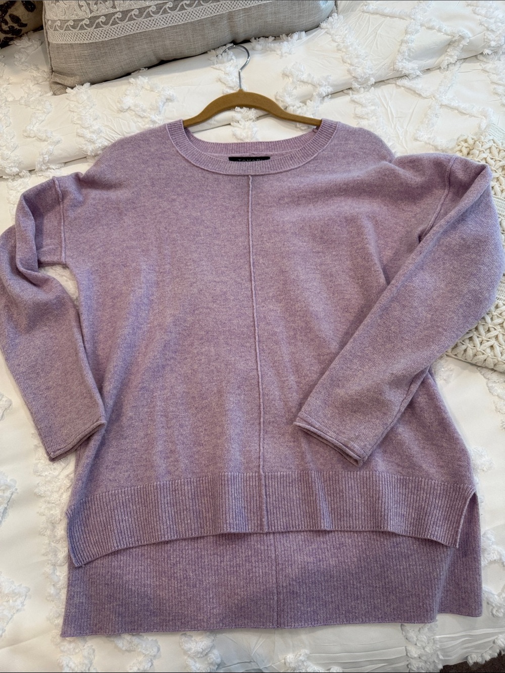 TAHARI Lilac Cashmere Women’s Sweater